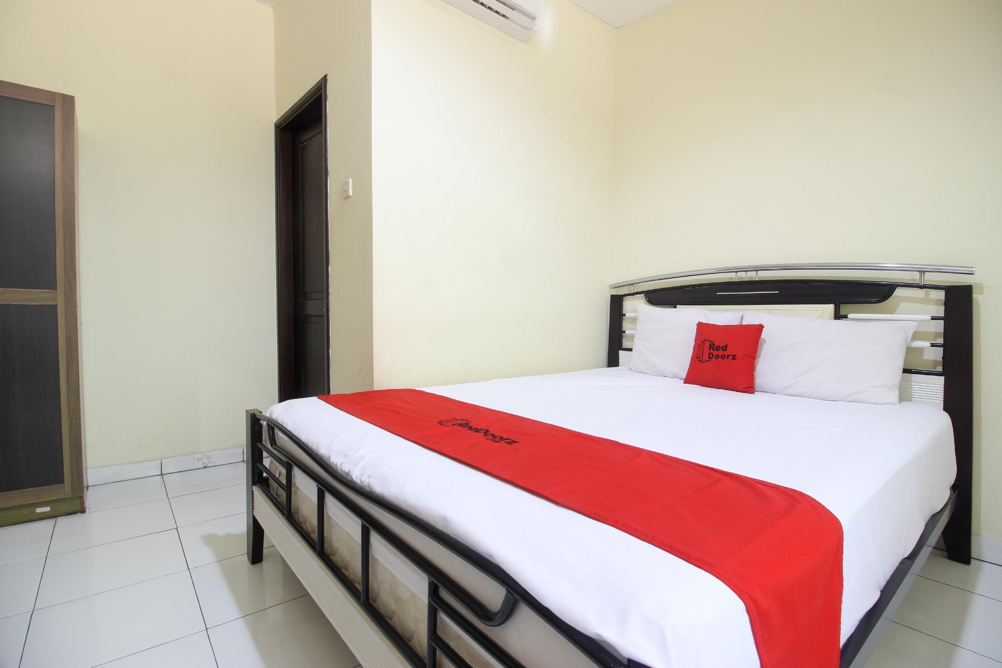 Wisma tamu Reddoorz Near Rs Sarjito Yogyakarta 2 2*